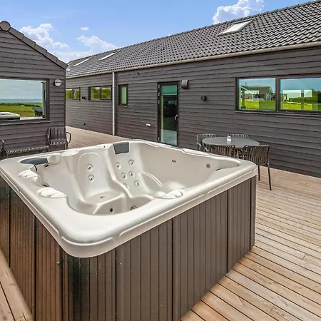 Beautiful In With Sauna Feriehus Lemvig